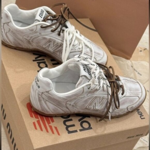 Miu Miu x NB White Fashion Footwear - Picture 7 of 7